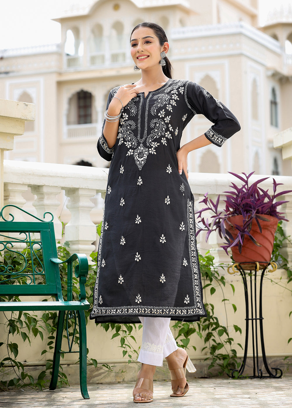 Kaajh Women's Black Chikhankari Embroidered Kurta Pant Set | Grocsy