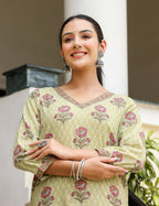 Kaajh Women's Green Floral Printed Cotton Kurta Pant Set | Grocsy