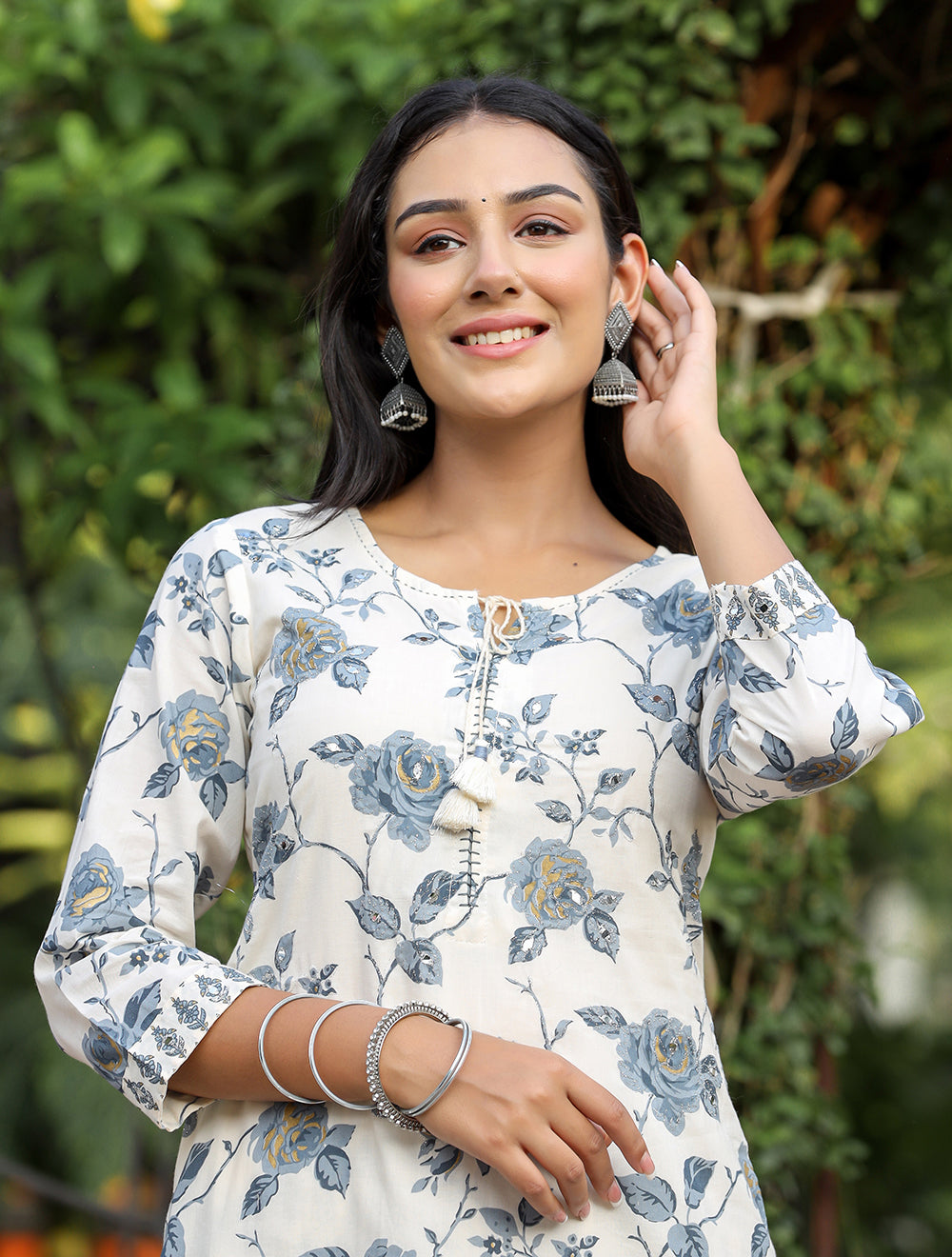 Kaajh Women's Grey Floral Print Cotton Kurta Pant Set | Grocsy
