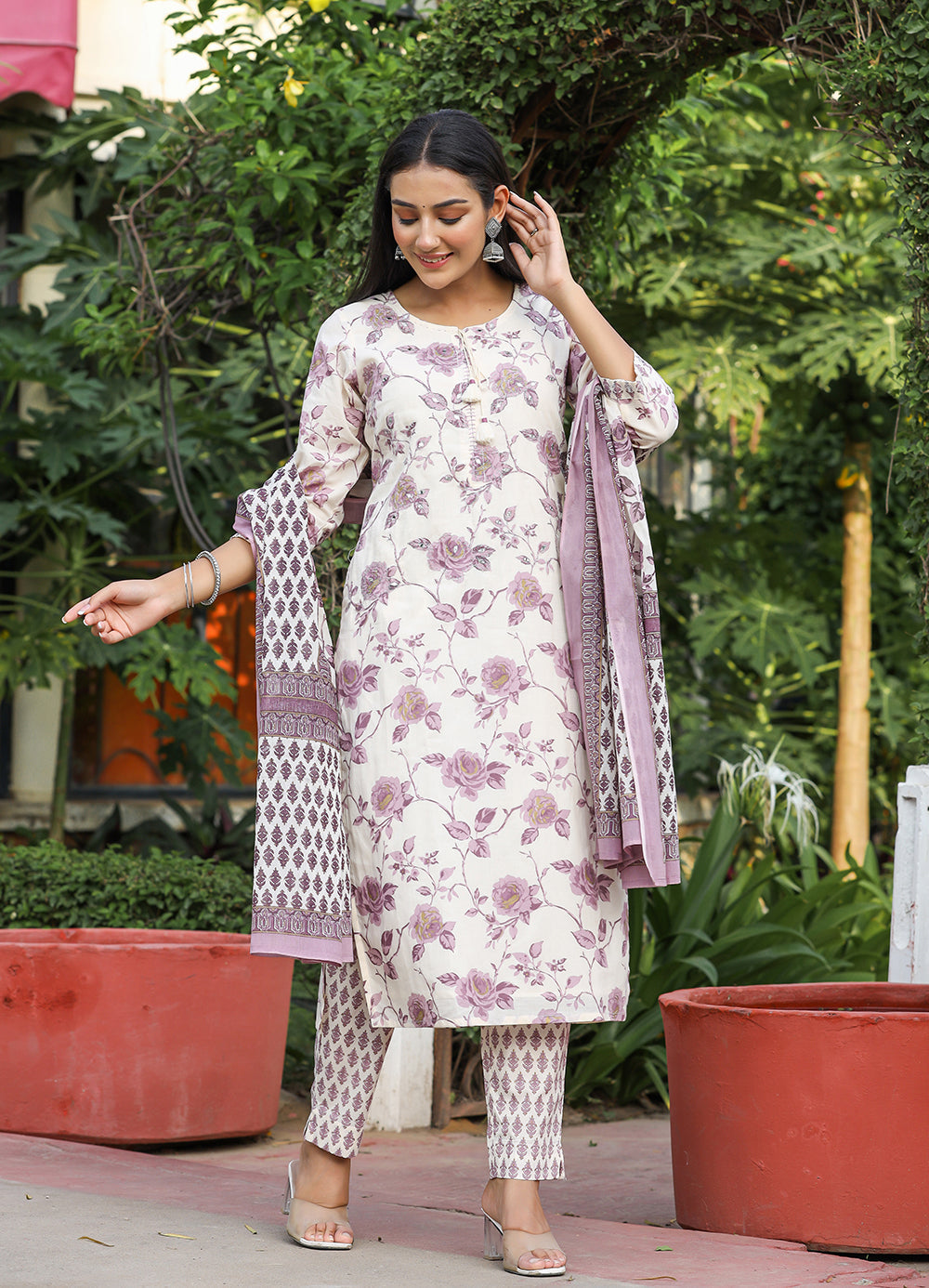 Kaajh Women's Light Purple Floral Print Cotton Kurta Pant Set With Dupatta | Grocsy
