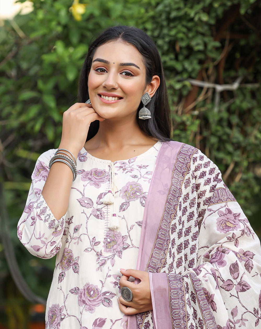 Kaajh Women's Light Purple Floral Print Cotton Kurta Pant Set With Dupatta | Grocsy