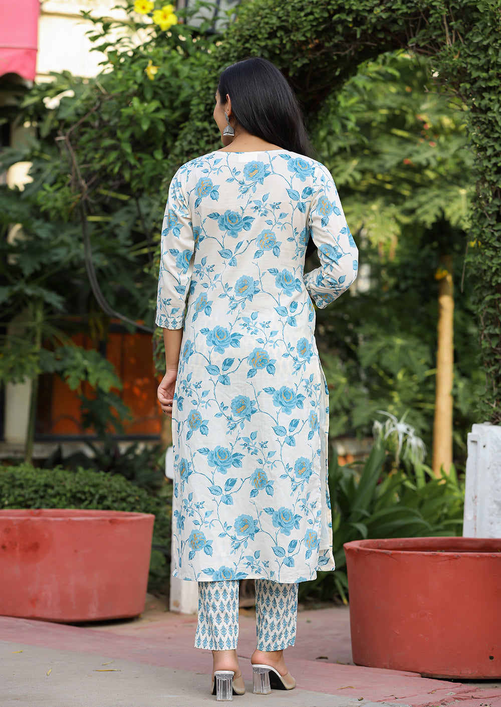 Kaajh Women's Sky Blue Floral Print Cotton Kurta Pant Set With Dupatta | Grocsy