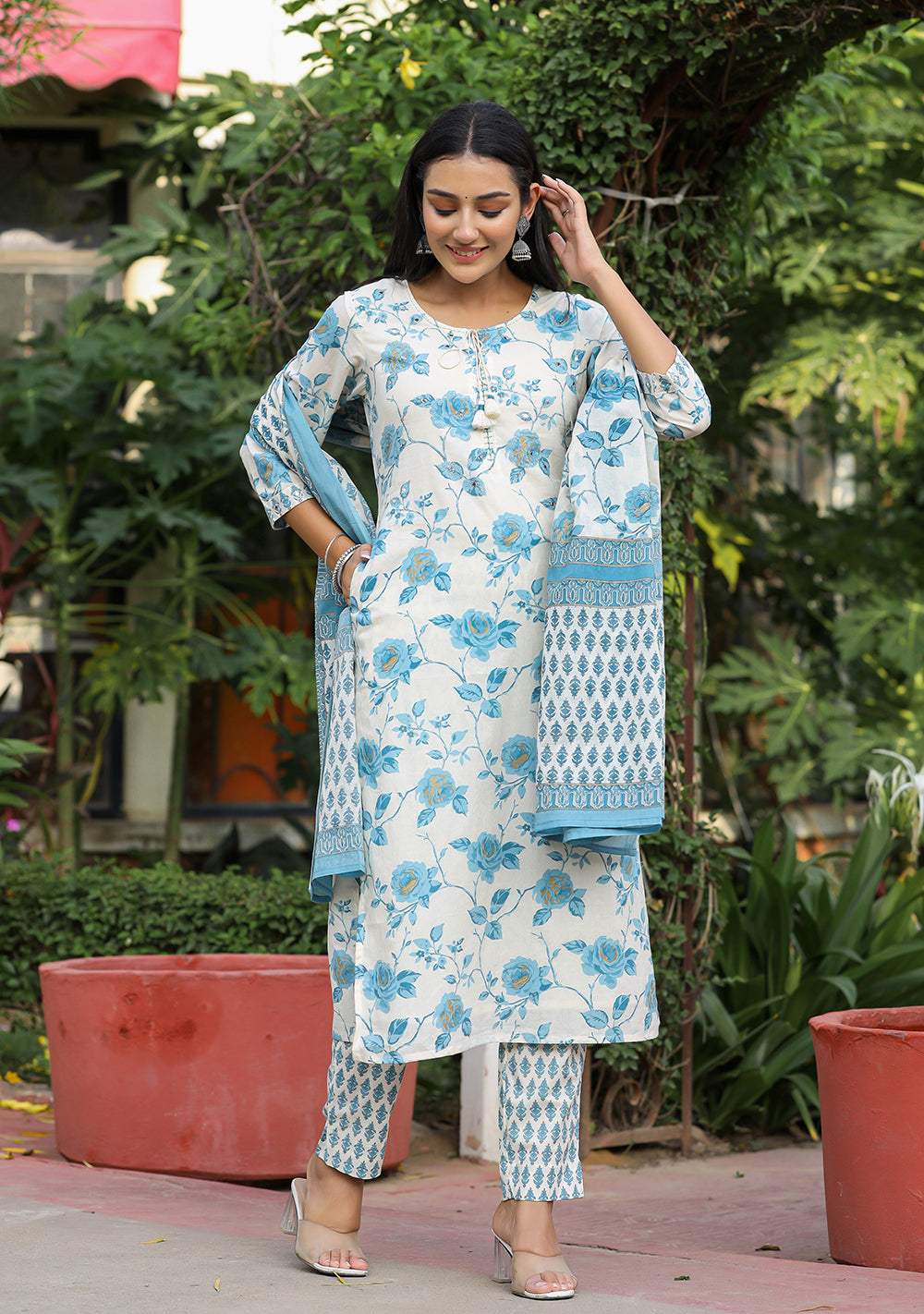 Kaajh Women's Sky Blue Floral Print Cotton Kurta Pant Set With Dupatta | Grocsy
