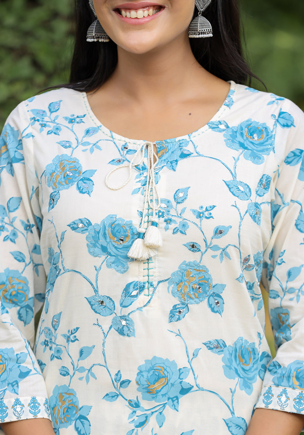 Kaajh Women's Sky Blue Floral Print Cotton Kurta Pant Set With Dupatta | Grocsy