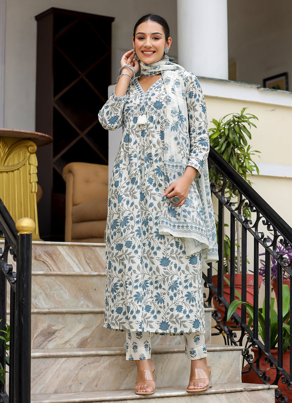 Kaajh Women's White Floral Printed Aaliya Cut Kurta Pant And Dupatta Set | Grocsy