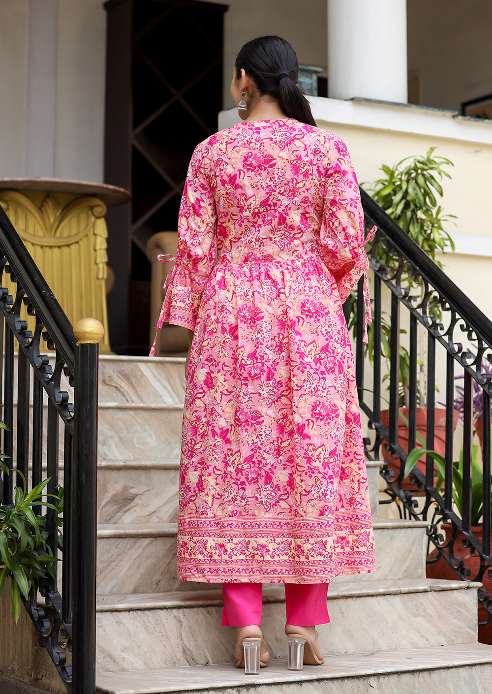 Kaajh Women's Pink Floral Print Cotton Kurta Set | Grocsy