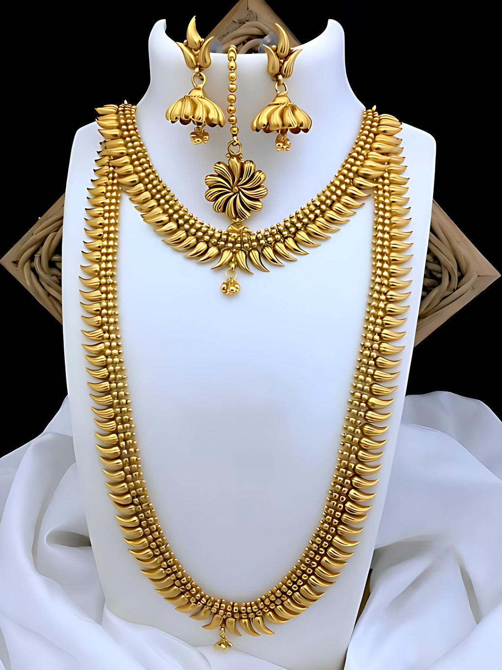 Jewel City Exquisite Handcrafted Gold Filigree Bridal Necklace and Earrings Set | Grocsy