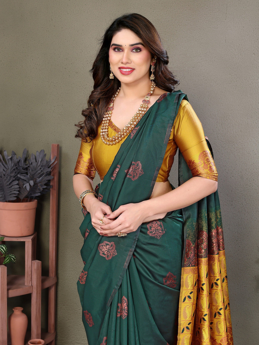 Vedant Vastram Soft Litchi Silk Kanjeevaram Saree - Green | Grocsy