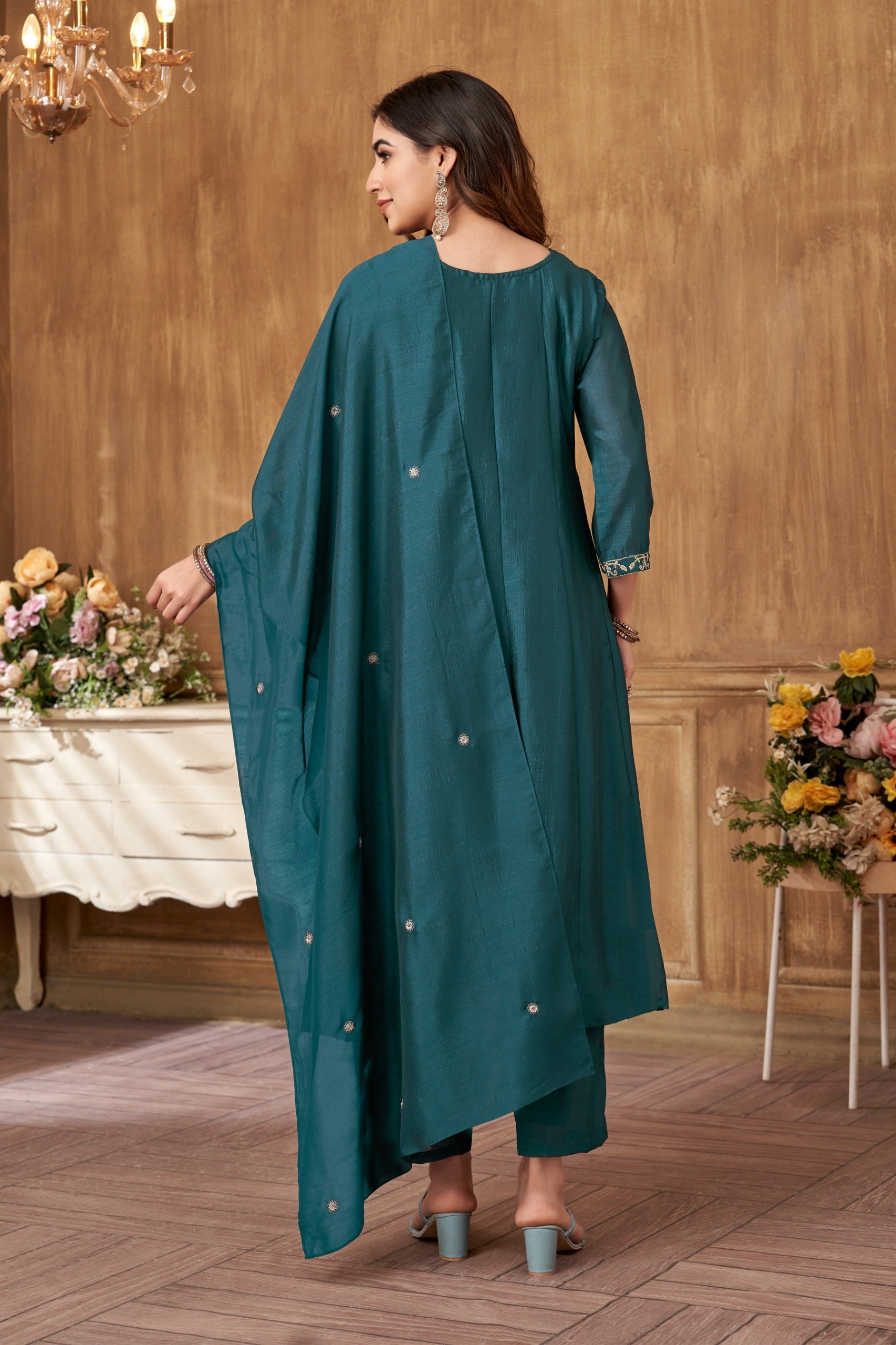 Vedant Vastram Kurta Pant set with Dupatta having Beautiful Embroidered work - Rama | Grocsy