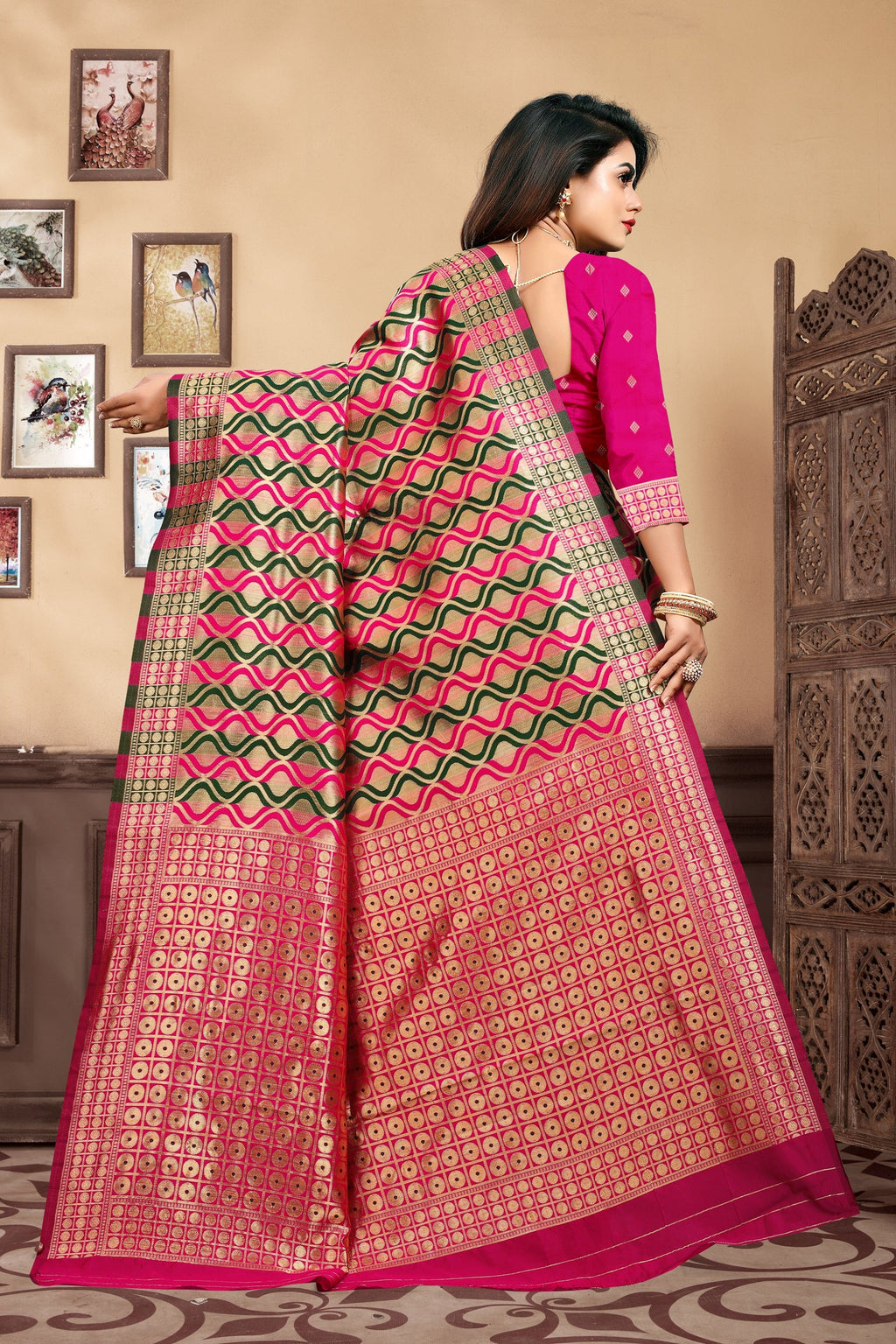 Vedant Vastram Litchi Silk Designer Banarasi Saree - Magenta | Grocsy