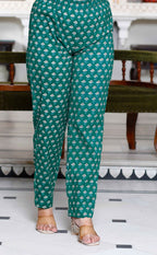 Miravan Women's Cotton Green Floral Printed Straight Pakistani Style Suit Set | Grocsy