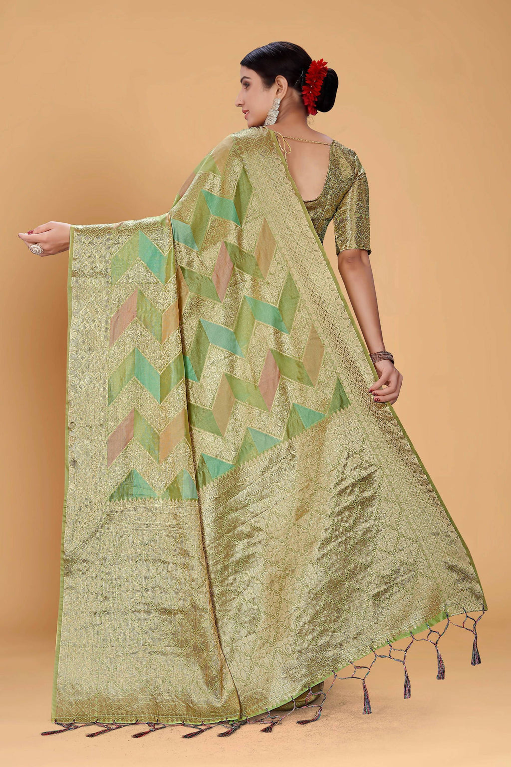 Green Soft Organza Woven Design Saree With Unstitched Blouse Piece - Zaara | Grocsy