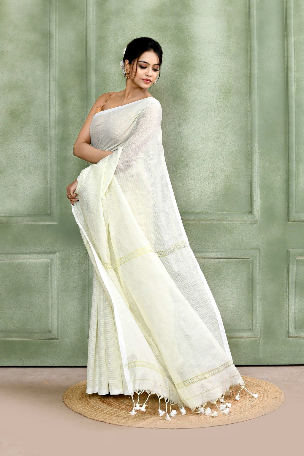 Piyari Fashion Women's White Embellished Cotton Blend Zari Check Handloom Saree | Grocsy