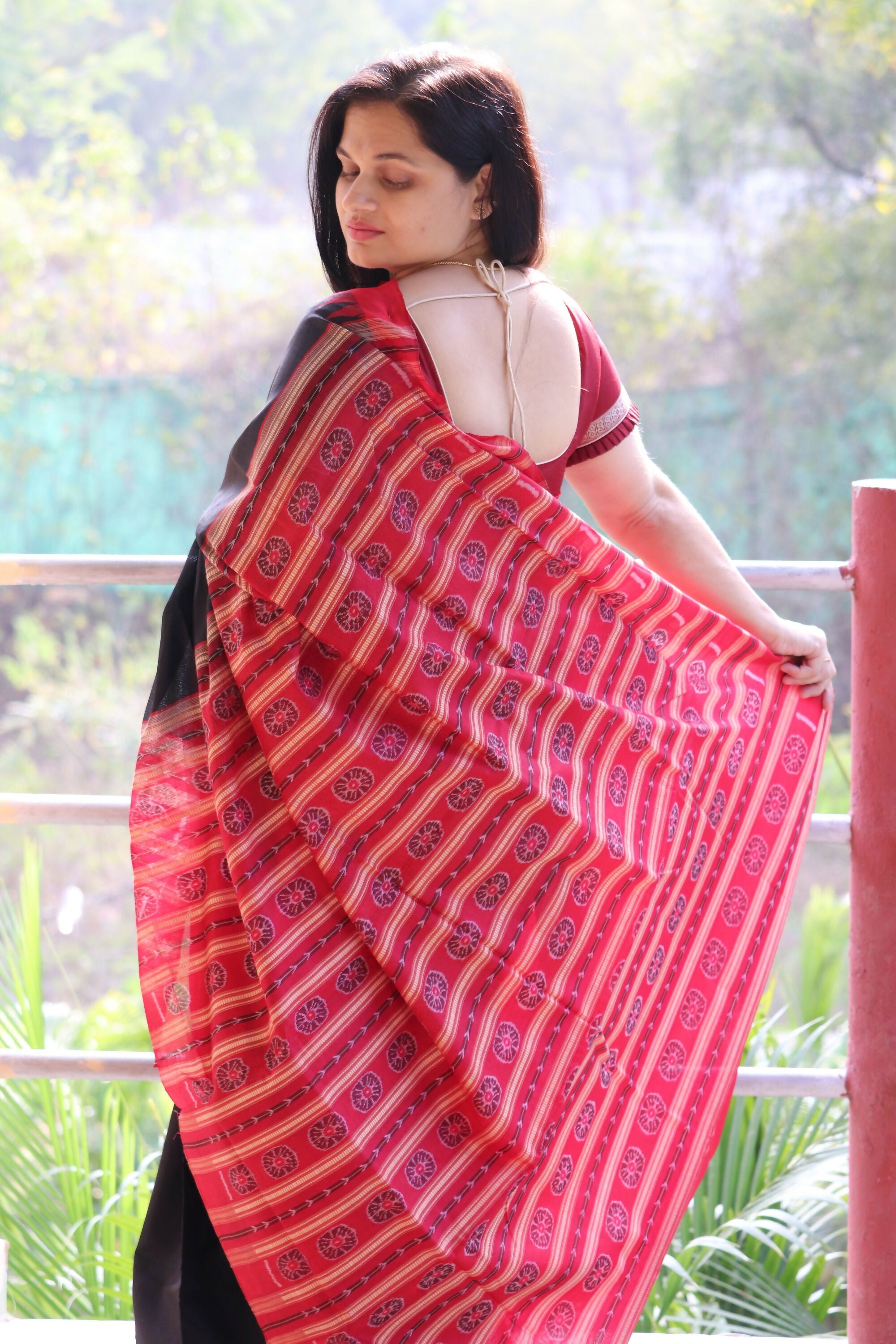 Earthyweaves Shyama Sambalpuri Tussar Silk Saree | Grocsy