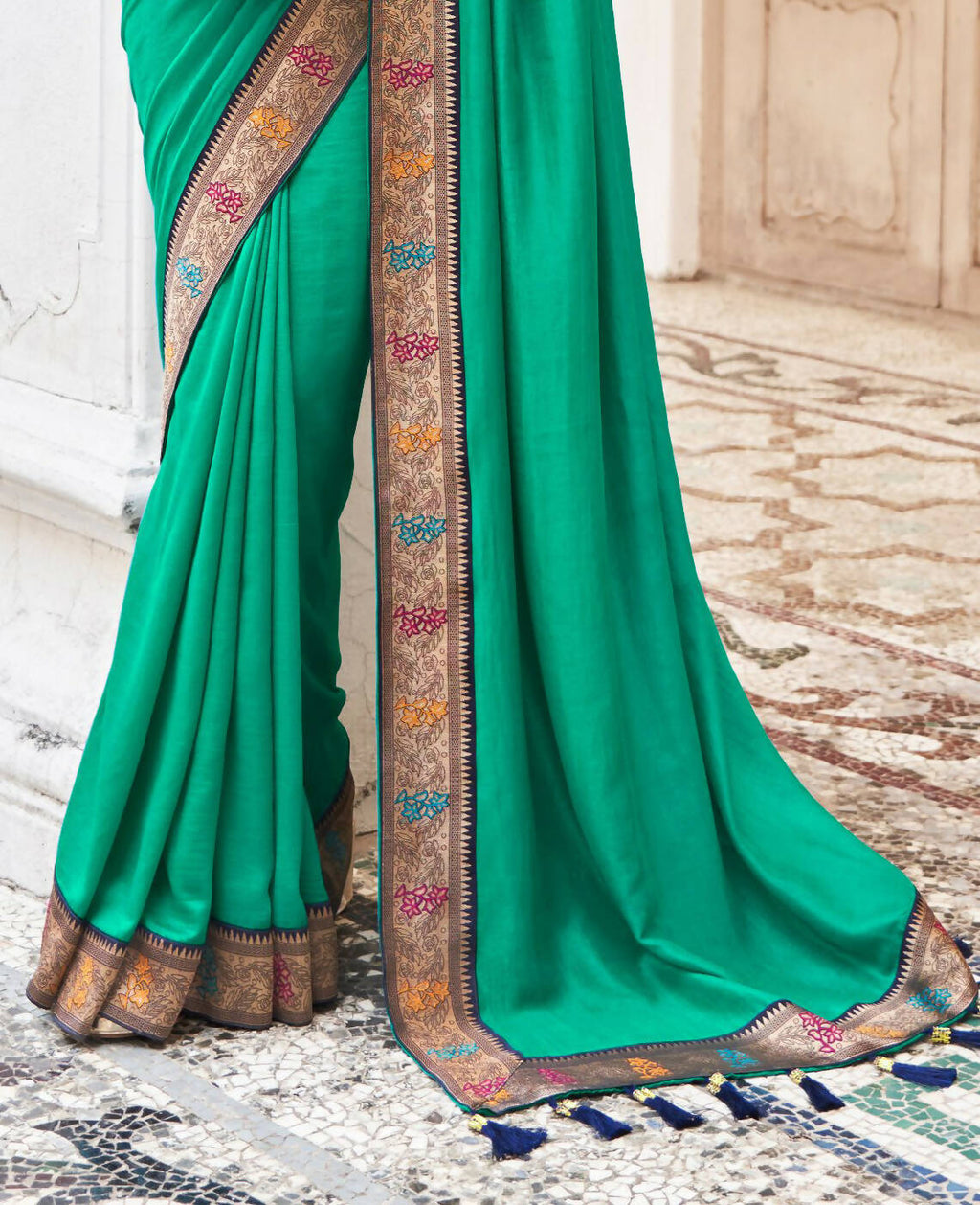 Sea Green Vichitra Solid Saree With Unstitched Blouse Piece - Juhi | Grocsy