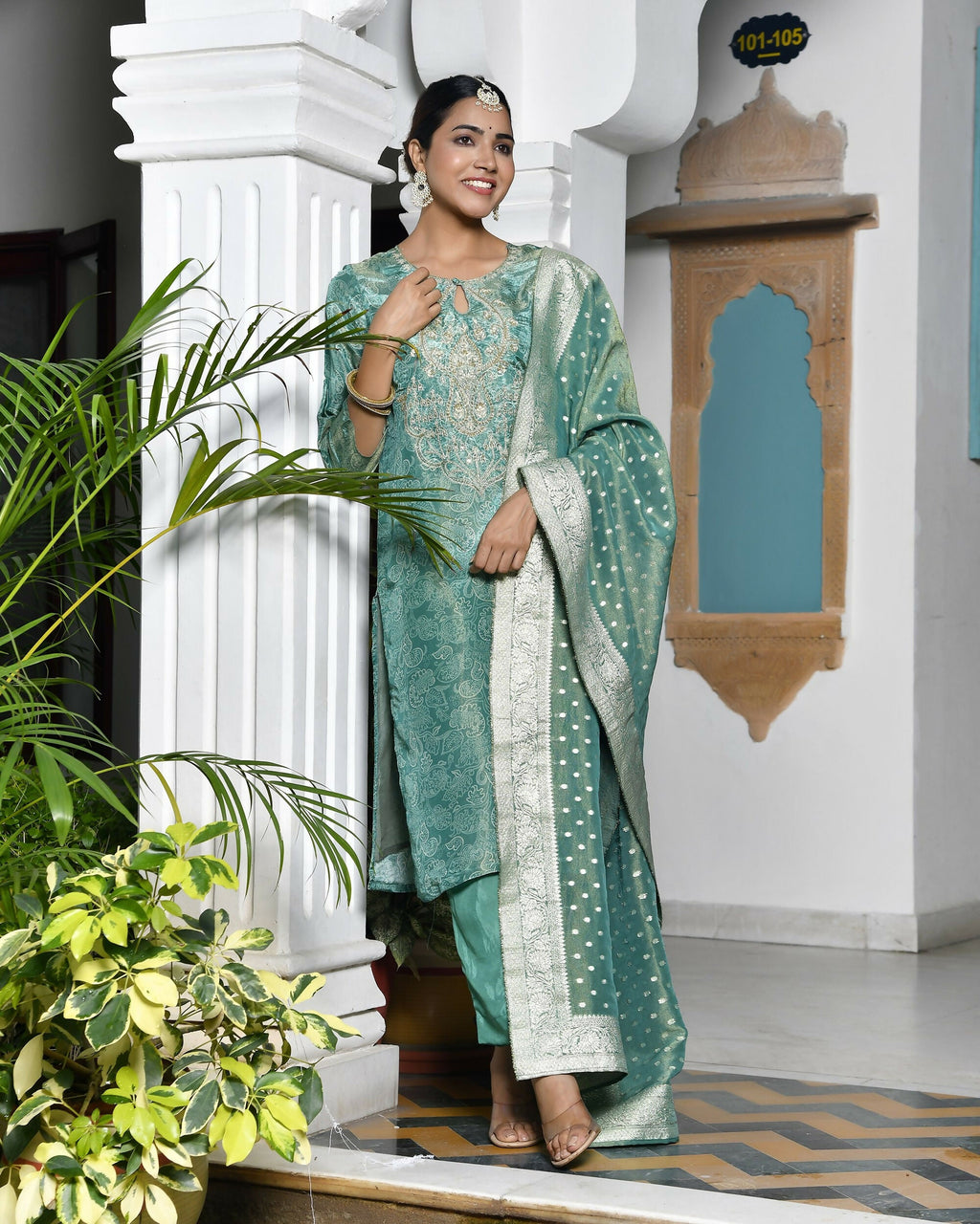 Vaasva Women's Digital Printed Tissue Suit Set With Solid Pant & Brocade Dupatta | Grocsy