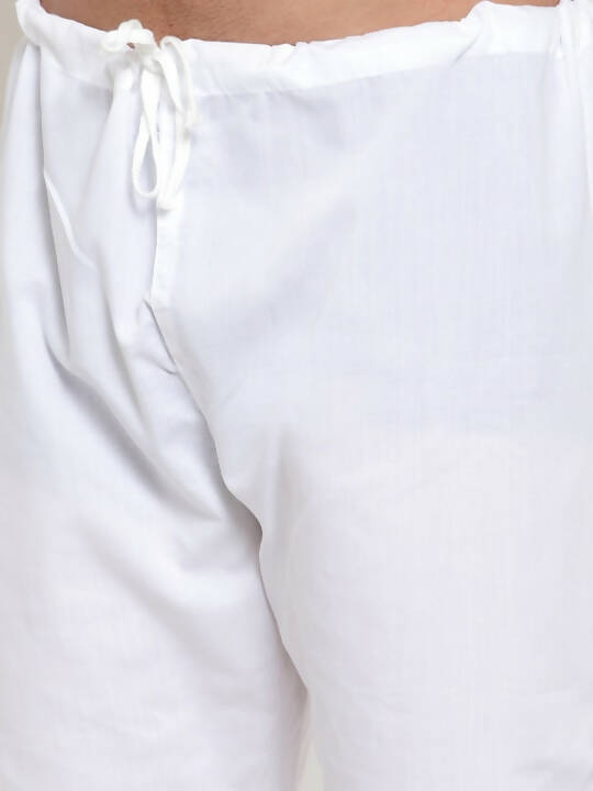 Jompers Men White Solid Pyjamas | Grocsy