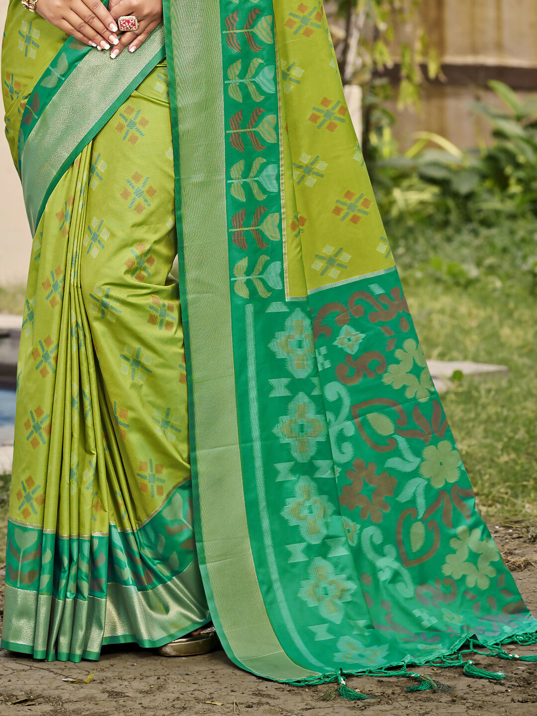 Shree Shyam Fashion Pochampalli Silk Light Green Saree | Grocsy
