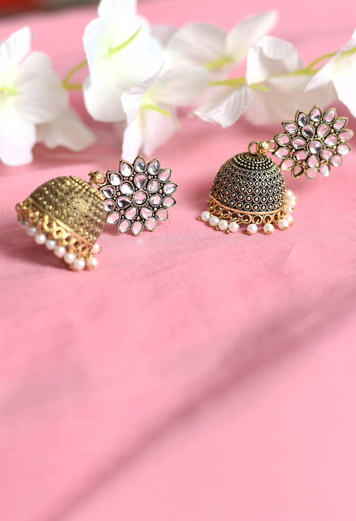 Mominos Fashion Johar Kamal Beautiful Kundan Work Jhumka With White Beads