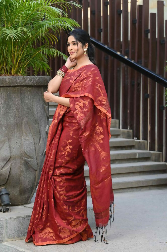 Beatitude Red Cotton Floral Jamdani Saree | Grocsy