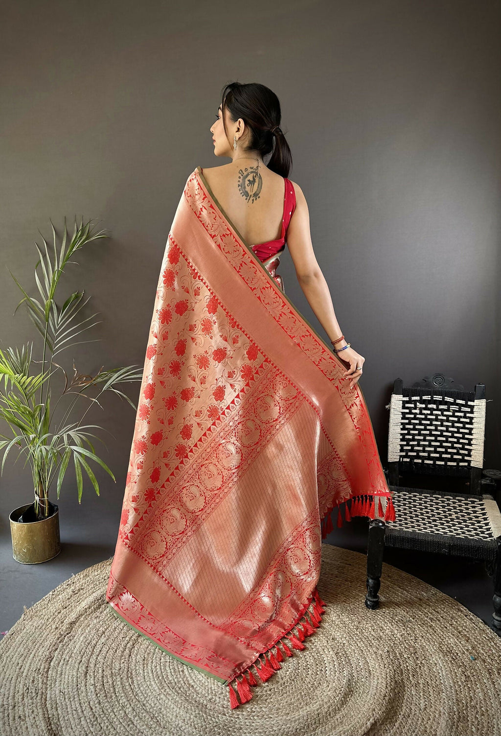 Joban Fashion Peach Flower Jall Pattern Soft Silk Banarasi Saree | Grocsy