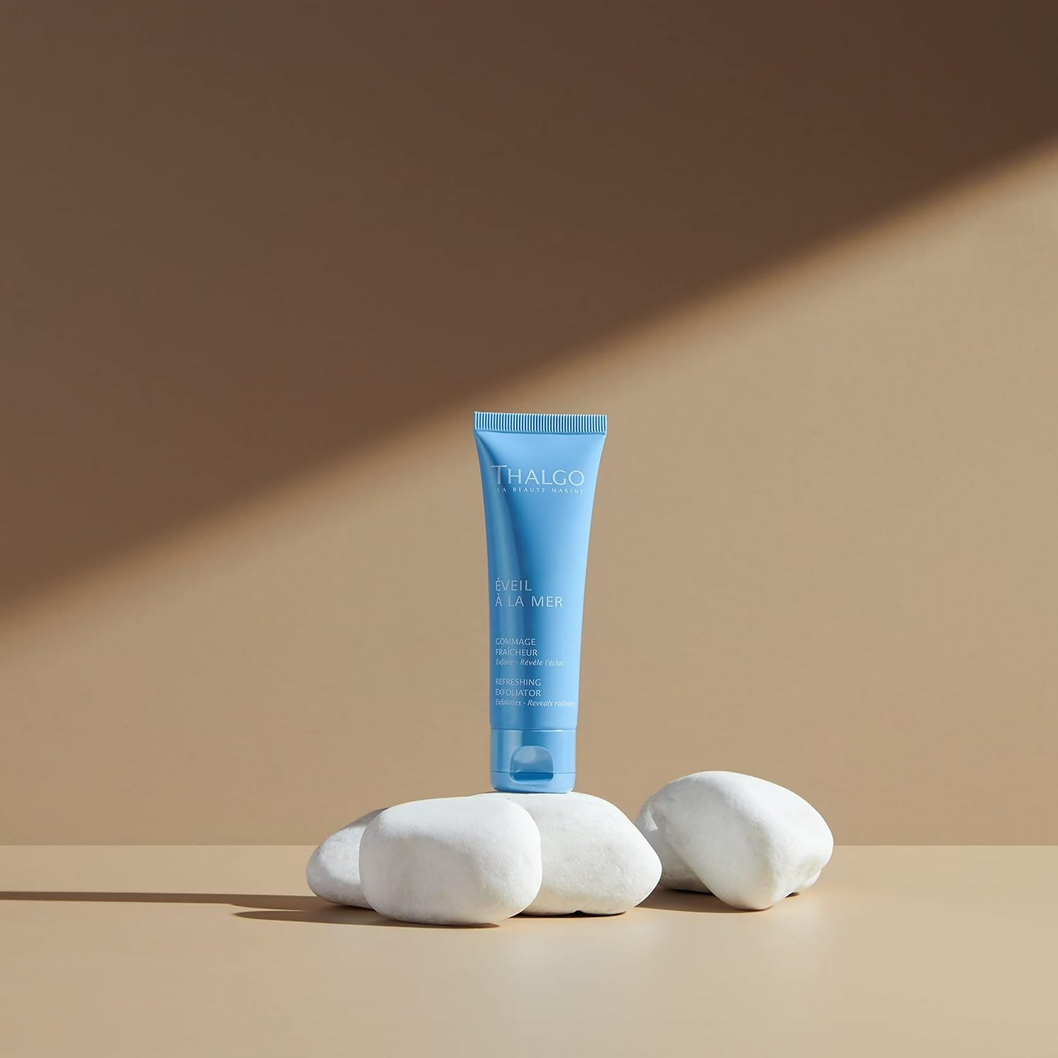 Thalgo Refreshing Exfoliator – Energizing Face Scrub with Diatomaceous Earth & Almond Shell for Oily Skin | Grocsy