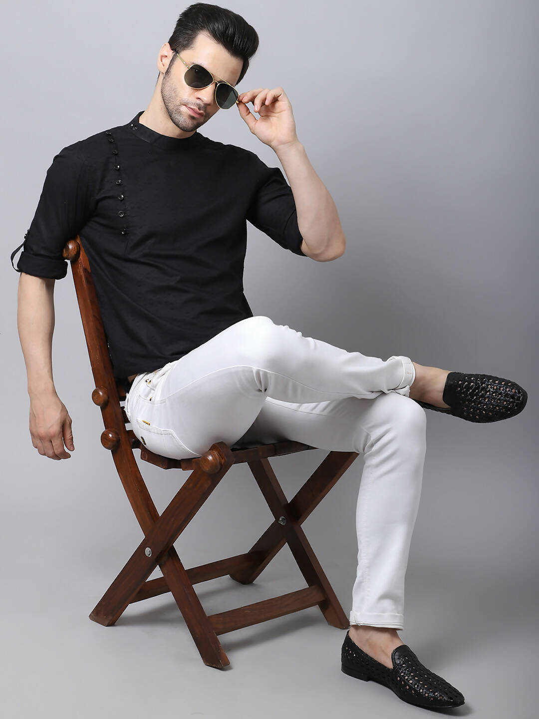 Even Apparels Black Pure Cotton Men's Kurta With Side Placket | Grocsy