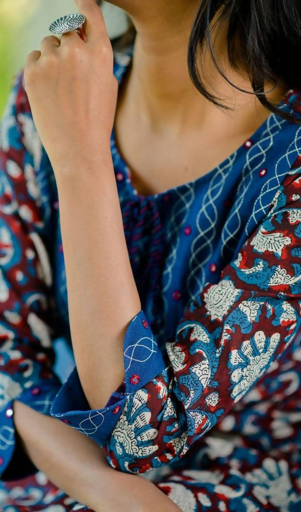 Yufta Women Blue Floral Printed Regular Pure Cotton Kurta with Trouser | Grocsy