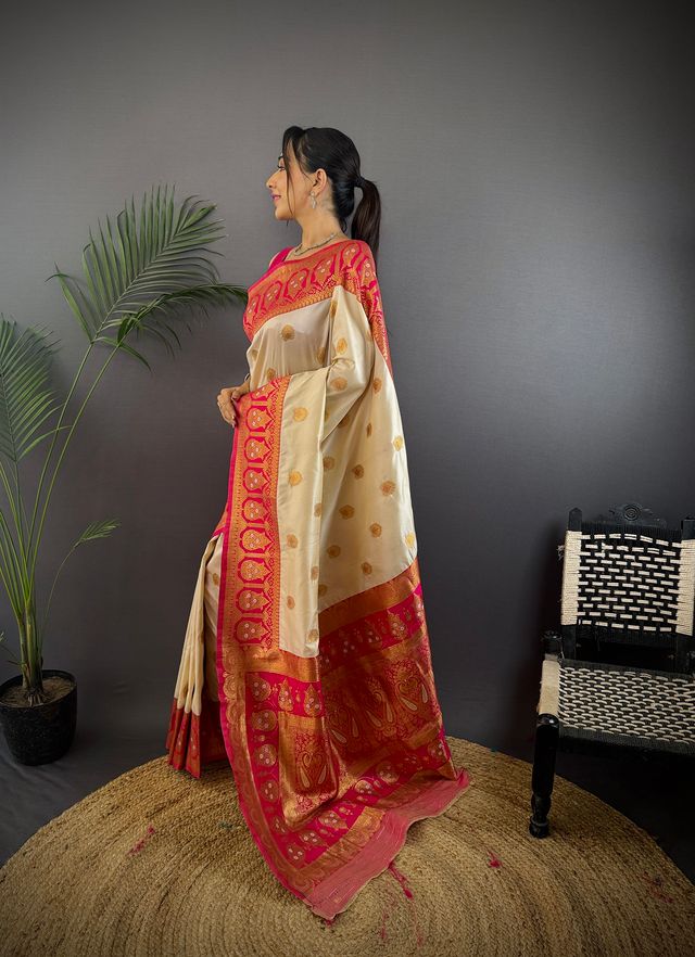 Elora White Soft Silk Butti Zari Weaving Constrast Pallu Banarasi Saree | Grocsy