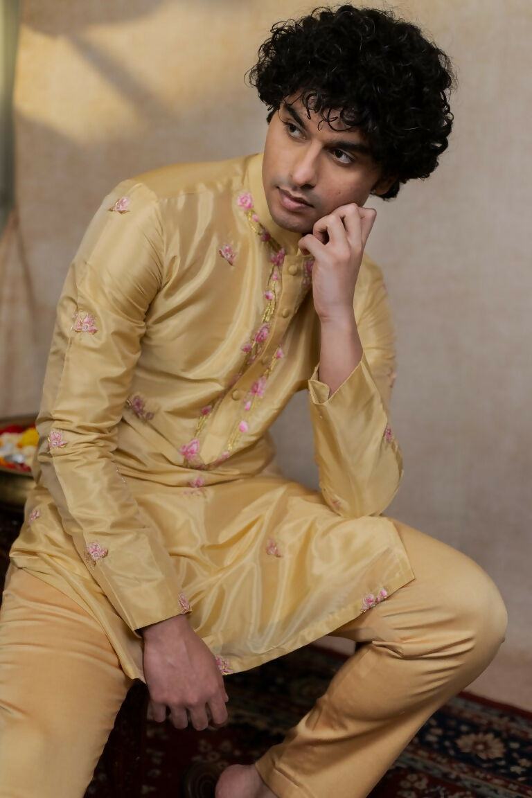 Semi Pattu Gold Padmajaal Kurta Set By Hilo Design | Grocsy