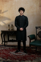 Falling Raw Silk Black Kajal Phool Kurta Set By Hilo Design | Grocsy