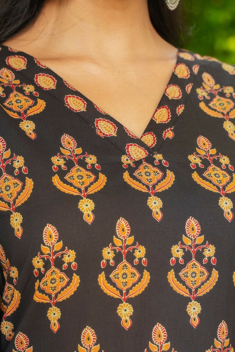 Aramya Straight Soft Cotton Floral Print Women's Kurta - Black | Grocsy