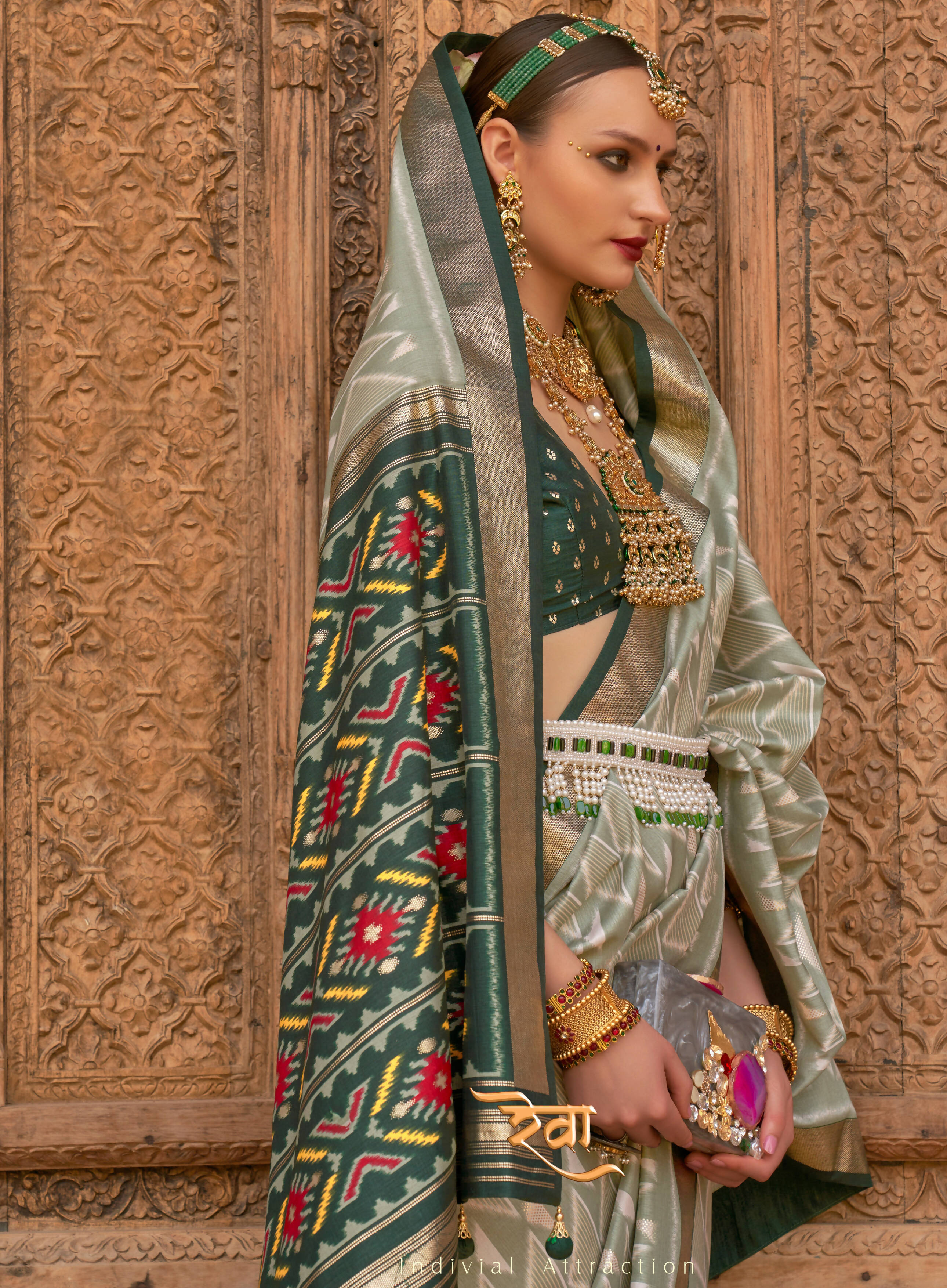 Light Green Silk Geometric Printed Saree With Unstitched Blouse Piece - Aanchal | Grocsy