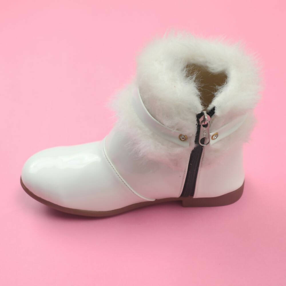 Tiny Bugs Girls Faux Fur Detail Winter Boots - White | Grocsy