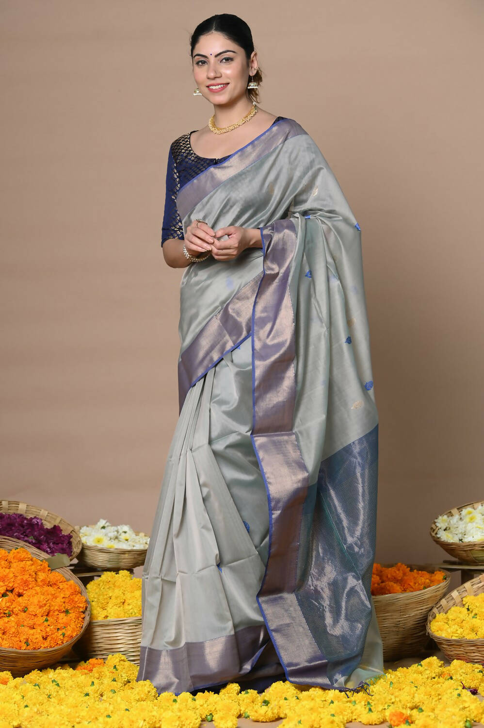 Very Much Indian Rajsi - Handloom Ari Checks Cotton Silk Saree With Golden Border - Grey | Grocsy
