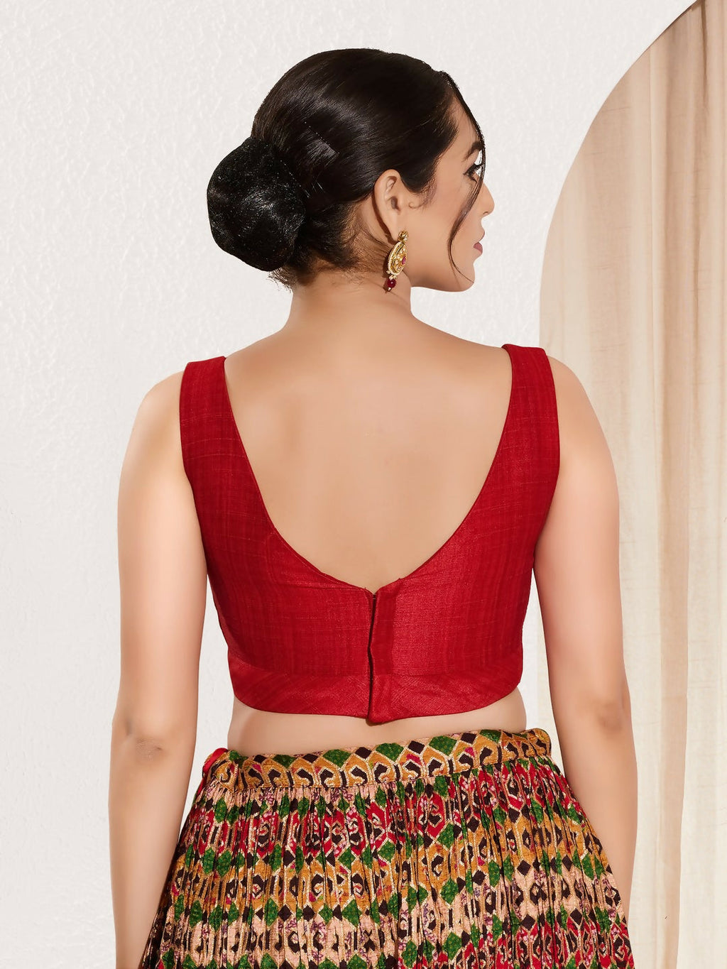 Joban Fashion Red Mulberry Silk Padded Blouse With Round Neck Sleeveless | Grocsy