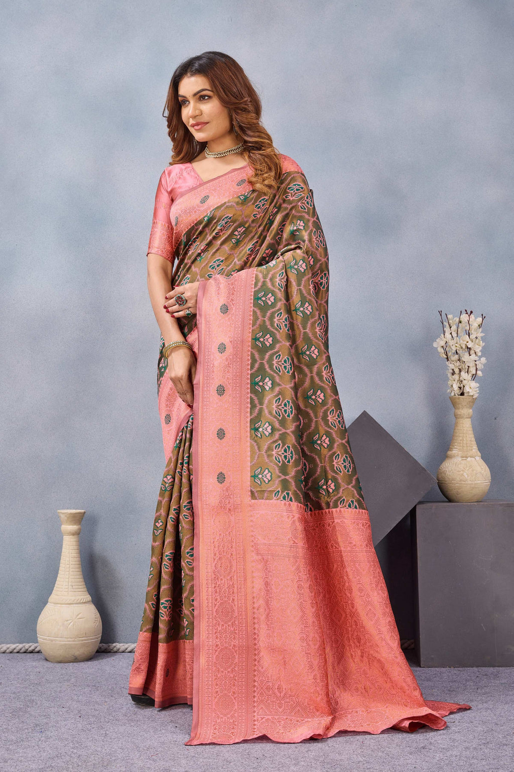 Divine International Trading Co Green Pink Soft Silk Blend Banarasi Jacuard Work Designer Party Wear Saree With Unstitched Blouse Piece | Grocsy