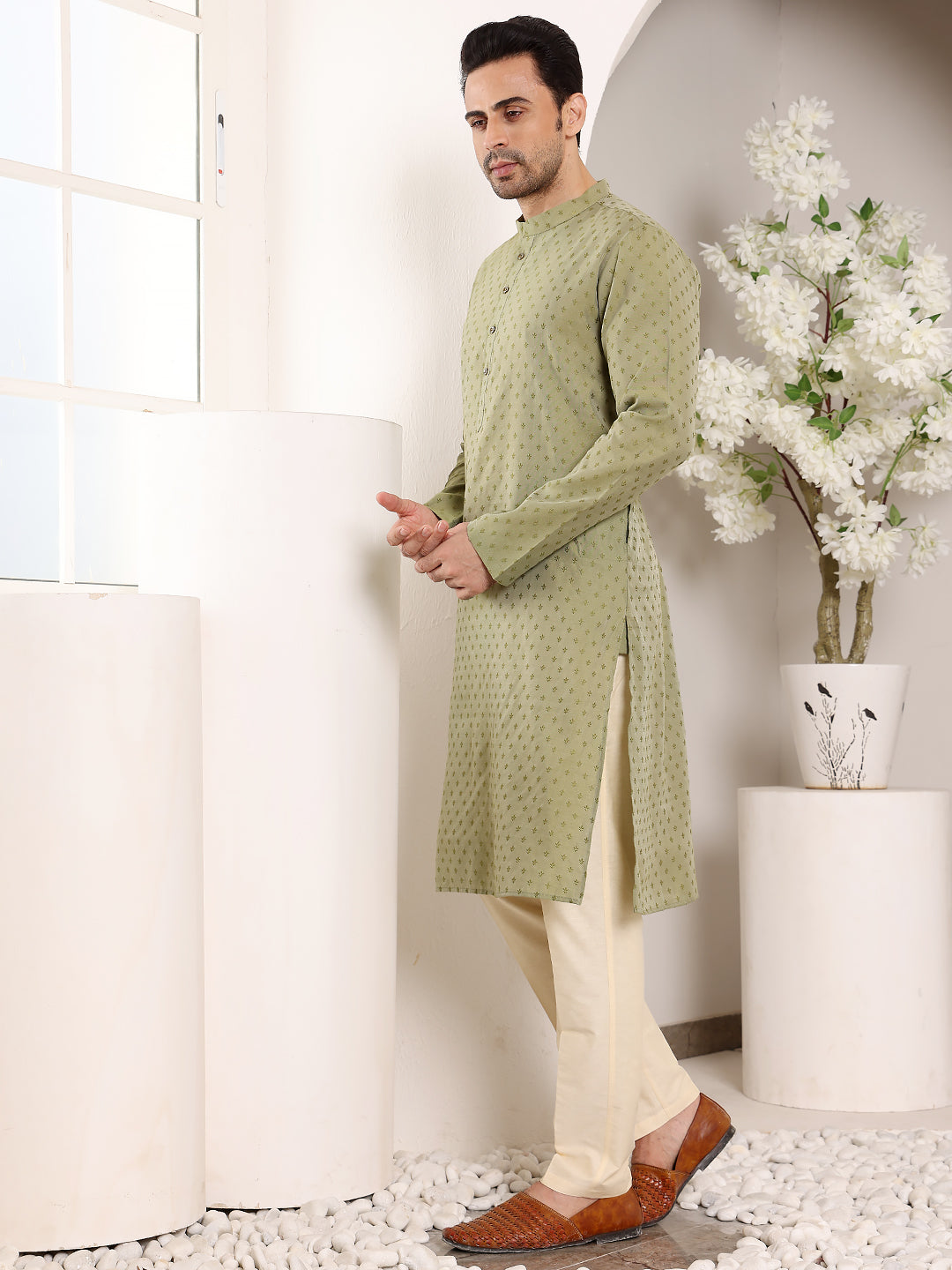 MULTI SHADES Men's Long Sleeve Mandarin Collar Green Straight Viscose Silk Kurta With Textured Effect | Grocsy