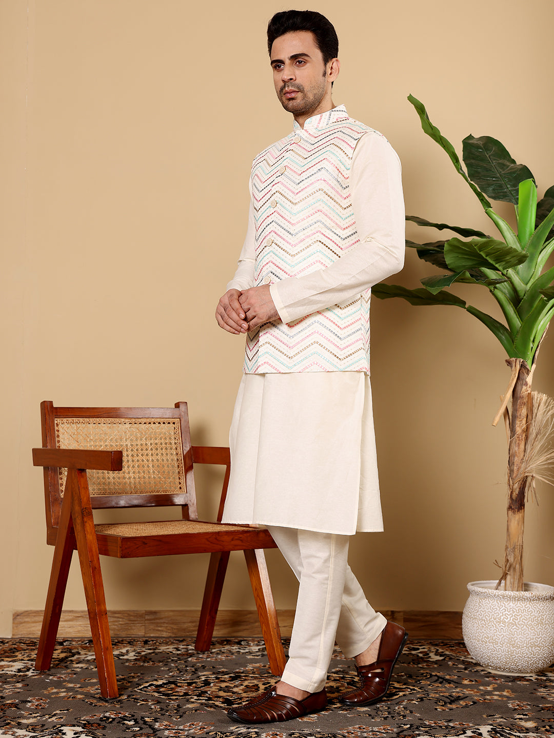 MULTI SHADES Men's Full Sleeve Ivory Kurta Pyjama & White Embroidered Nehru Jacket | Grocsy