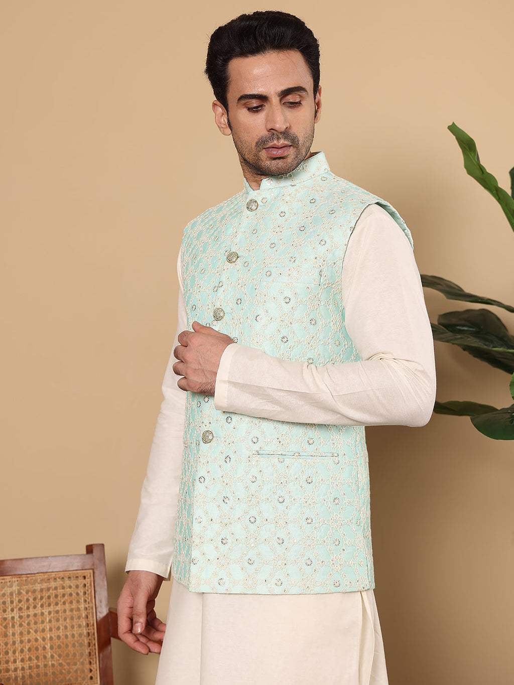 MULTI SHADES Men's Full Sleeve Ivory Kurta Pyjama & Green Embroidered Nehru Jacket | Grocsy