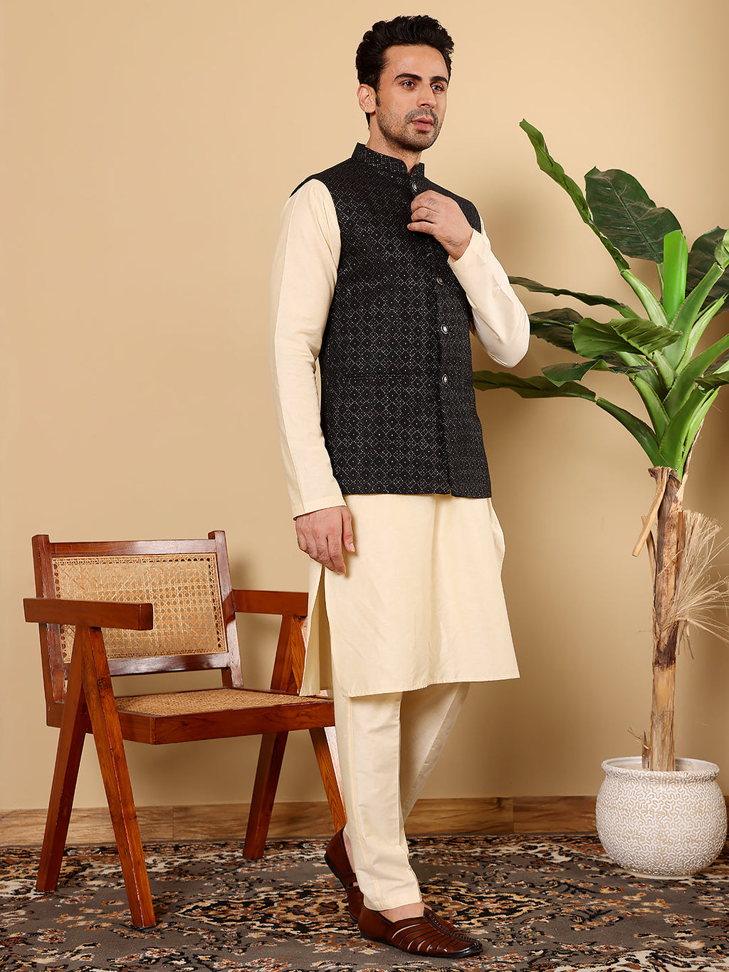 MULTI SHADES Men's Full Sleeve Cream Kurta Pyjama & Black Embroidered Nehru Jacket | Grocsy