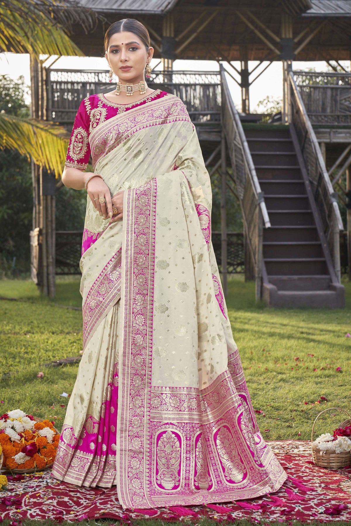 MANOHARI Banarasi Silk Blend Jacquard Work Saree - Pink | Grocsy