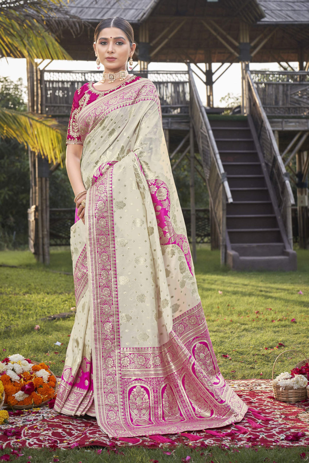 MANOHARI Banarasi Silk Blend Jacquard Work Saree - Pink | Grocsy