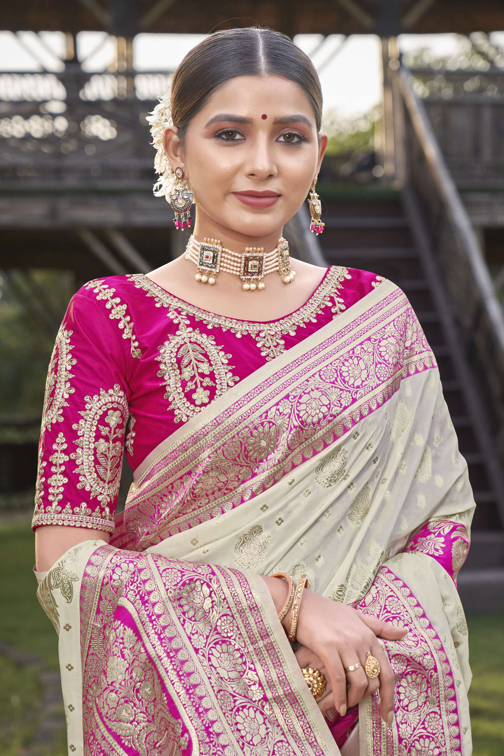 MANOHARI Banarasi Silk Blend Jacquard Work Saree - Pink | Grocsy