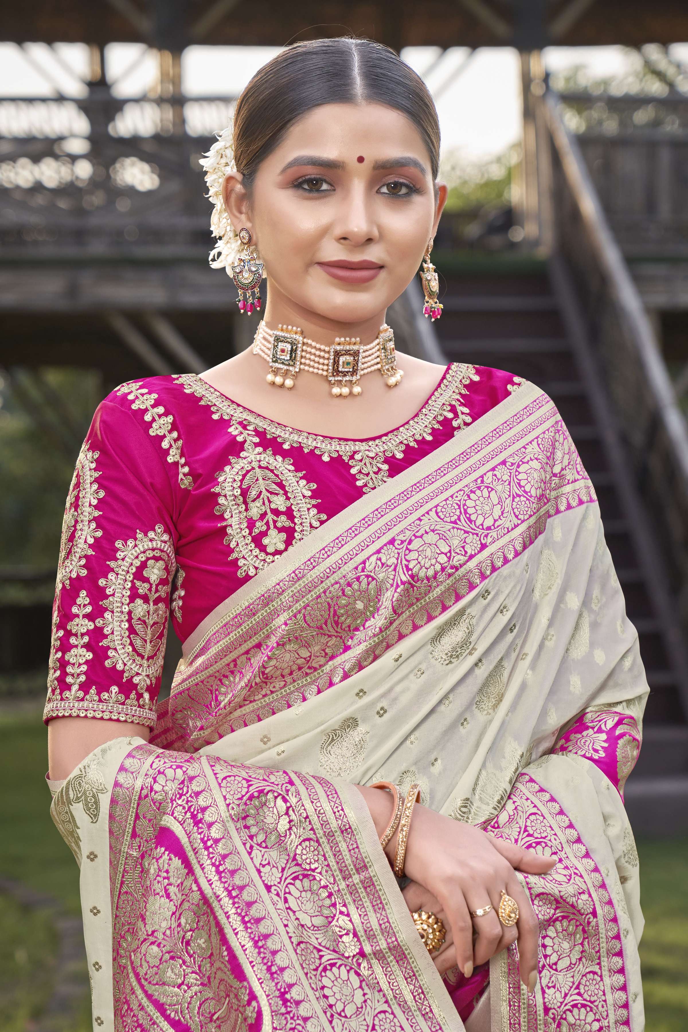 MANOHARI Banarasi Silk Blend Jacquard Work Saree - Pink | Grocsy