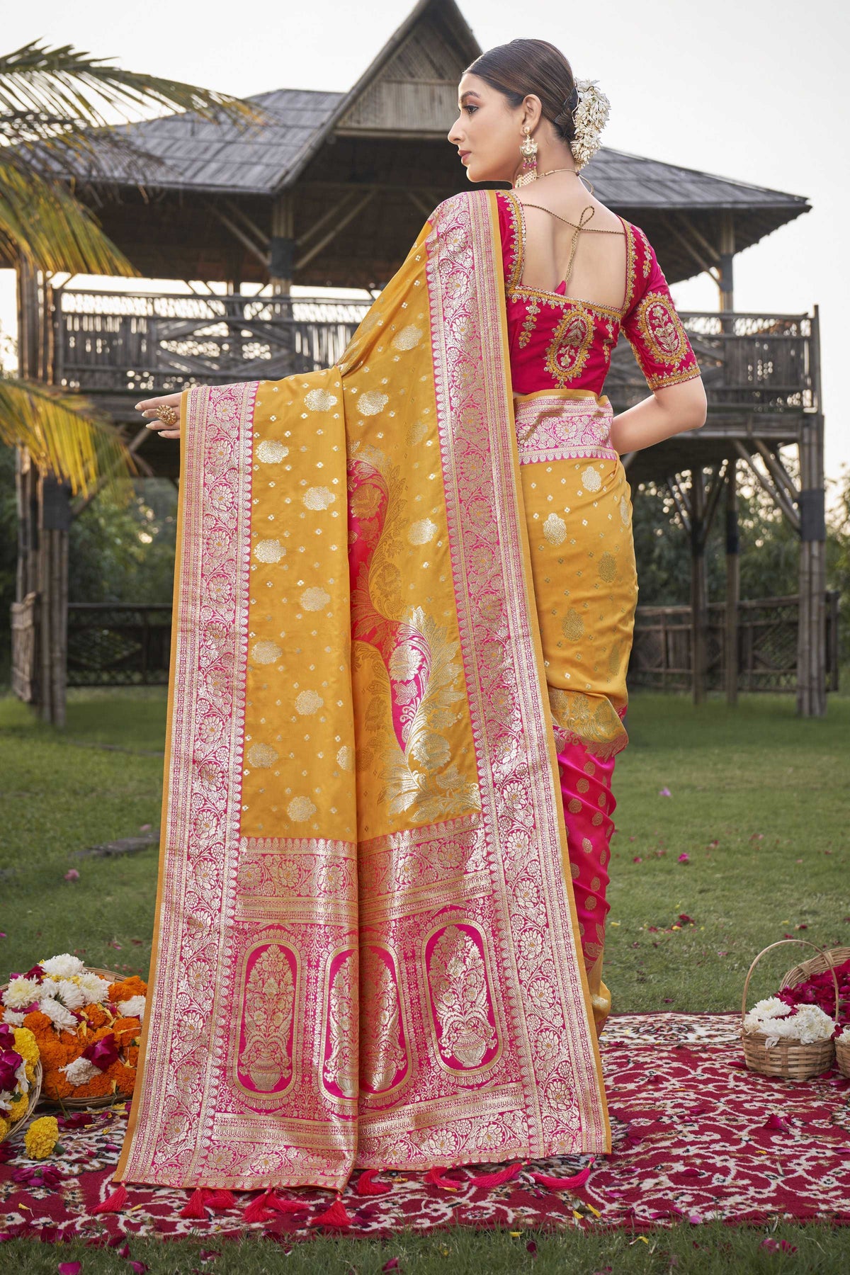 MANOHARI Banarasi Silk Blend Jacquard Work Saree - Yellow | Grocsy