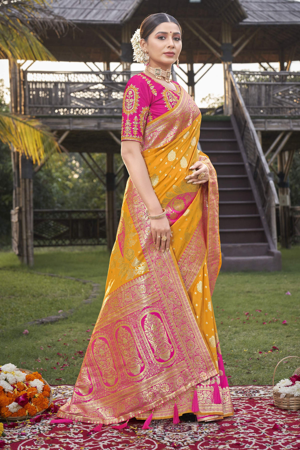 MANOHARI Banarasi Silk Blend Jacquard Work Saree - Yellow | Grocsy