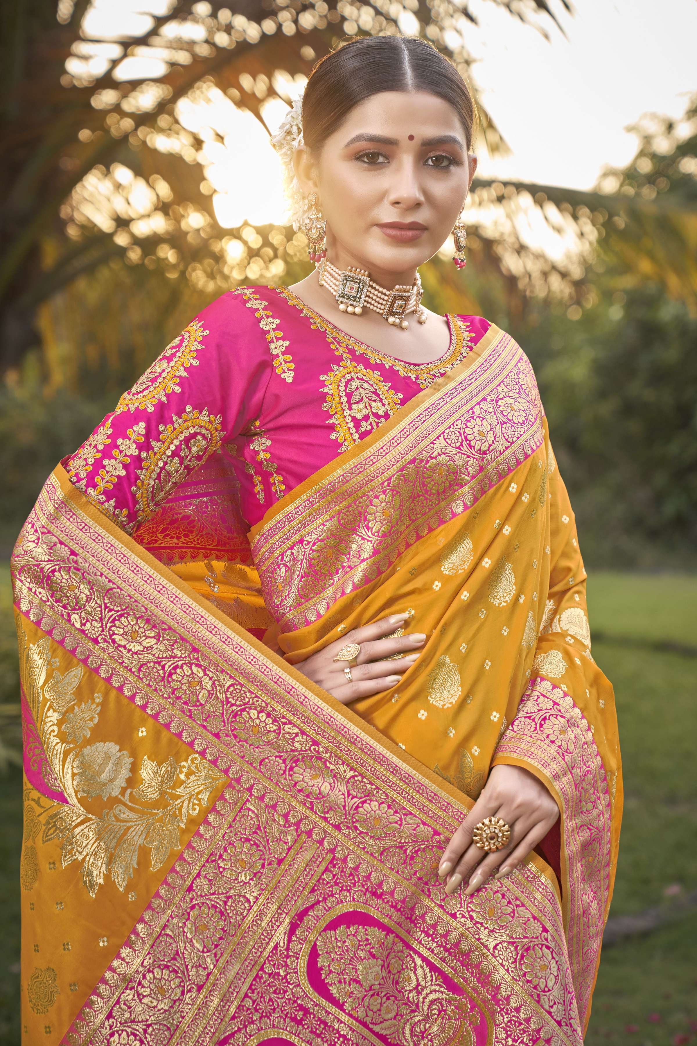 MANOHARI Banarasi Silk Blend Jacquard Work Saree - Yellow | Grocsy