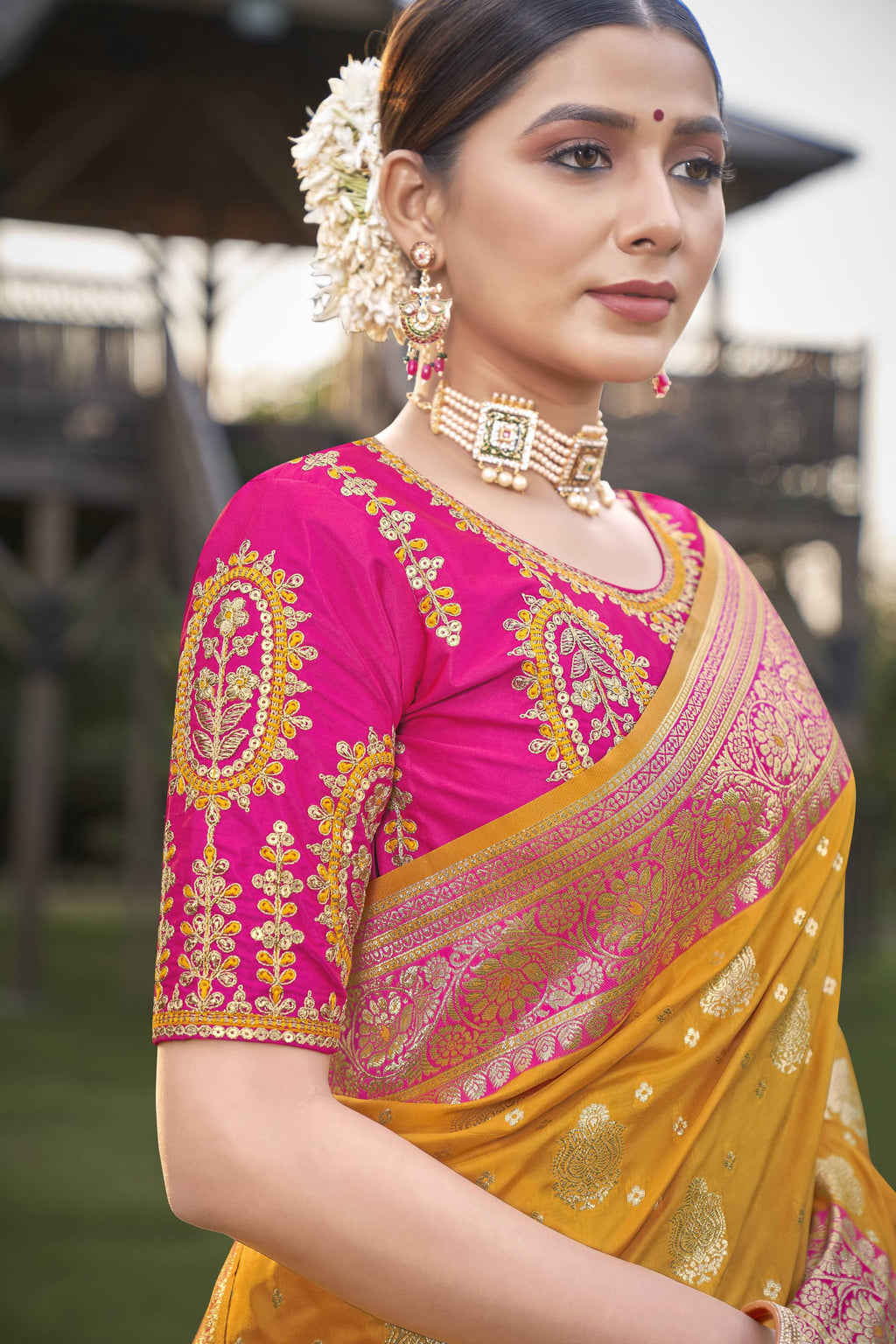 MANOHARI Banarasi Silk Blend Jacquard Work Saree - Yellow | Grocsy
