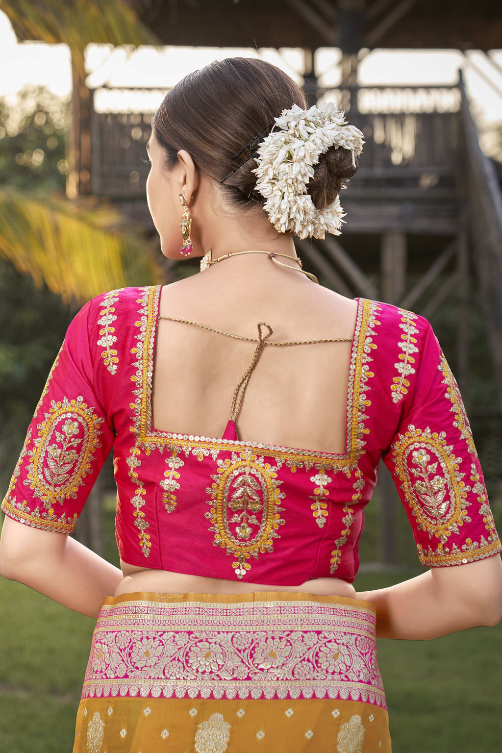 MANOHARI Banarasi Silk Blend Jacquard Work Saree - Yellow | Grocsy